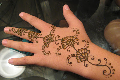 Simple Arabic Mehndi Designs For Kids