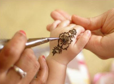 Simple Arabic Mehndi Designs For Kids2