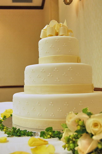 wendy-wedding-cake-side-view1