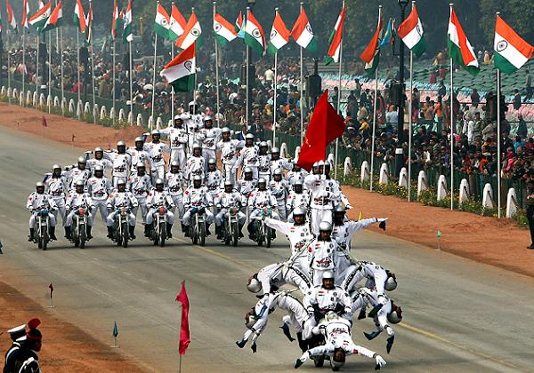 Daredevil motorcycle riders perform during the full dress rehearsal for the Republic Day parade in New Delhi