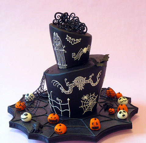 Halloween-Wedding-Cake-4