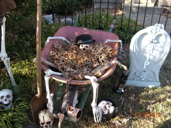 Halloween-Yard-Decoration