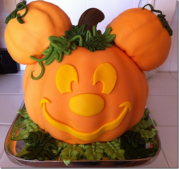 mickey pumpkin cake