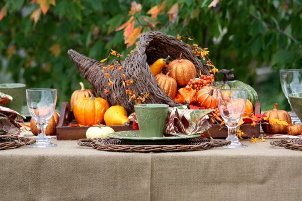 Thanksgiving table decorating ideas