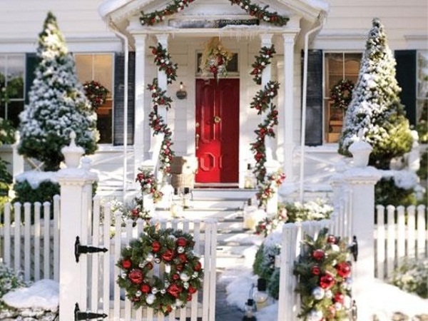 christmas decorations outdoor
