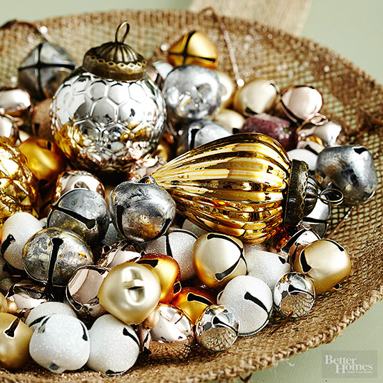 gold christmas table decorations