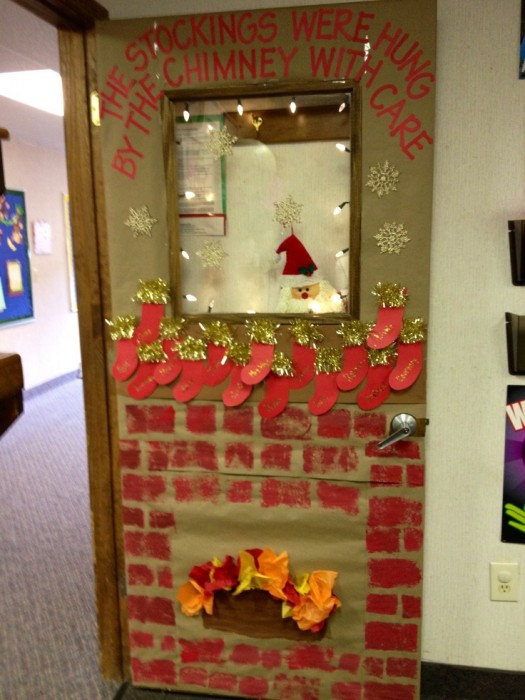 DIY Door Decoration For Christmas - Cathy