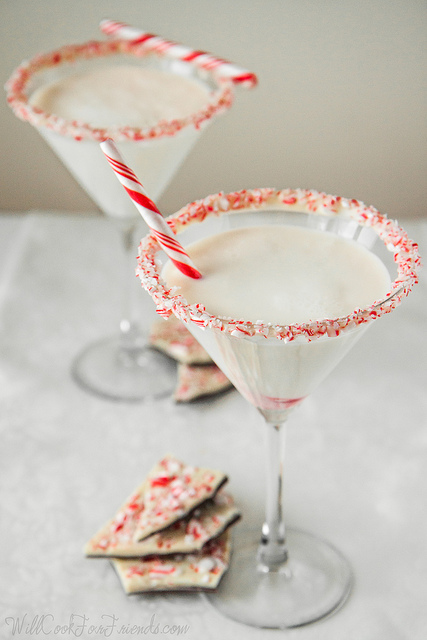 holiday drinks with peppermint schnapps